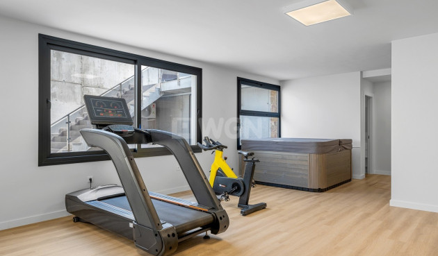 Odsprzedaż - Mieszkanie w bloku - Playa Flamenca - Costa Blanca