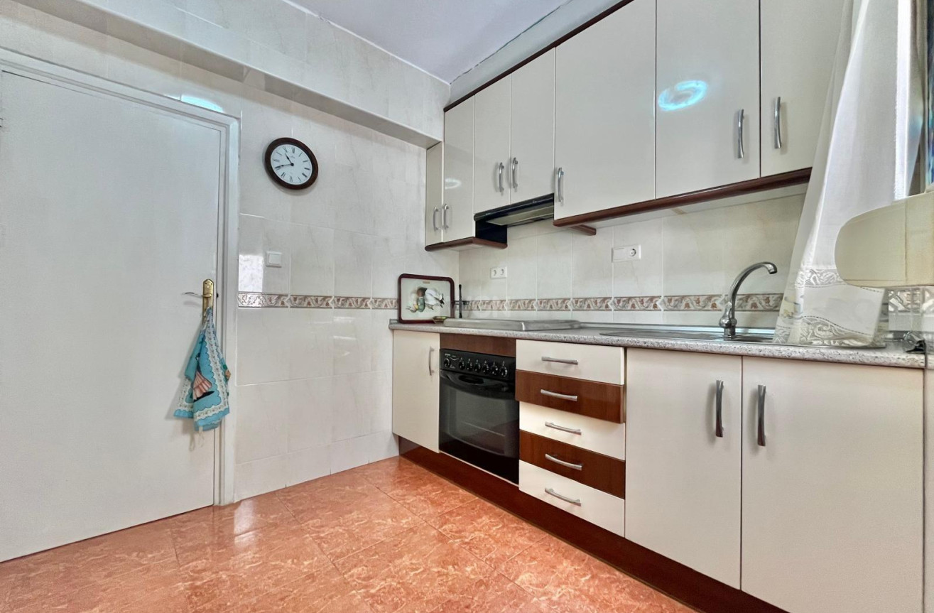 Reventa - Apartamento / piso - Torrevieja - Estacion De Autobuses