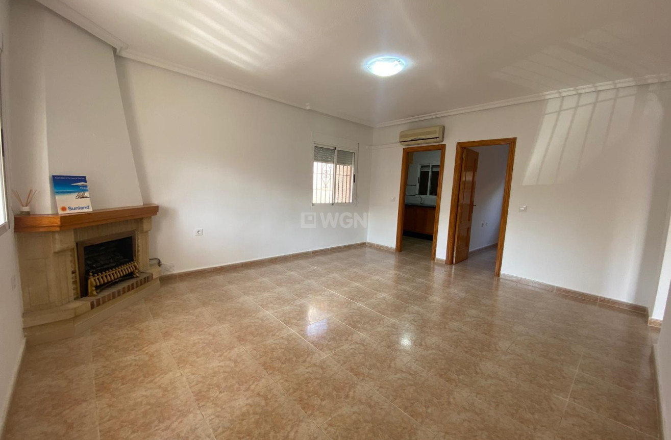 Odsprzedaż - Kamienica - Algorfa - Inland