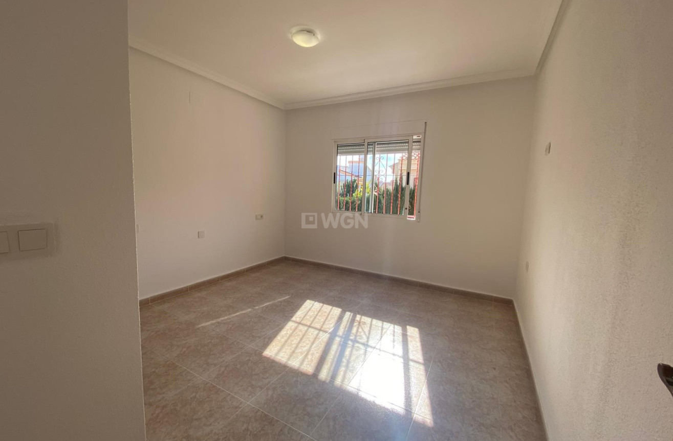 Odsprzedaż - Kamienica - Algorfa - Inland