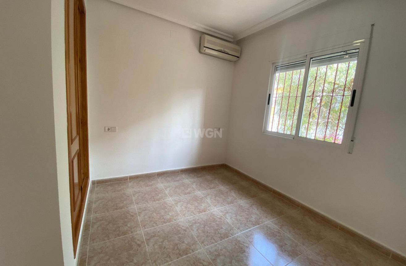 Odsprzedaż - Kamienica - Algorfa - Inland