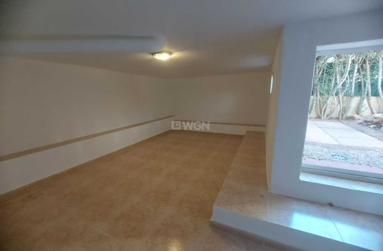 Odsprzedaż - Kamienica - Algorfa - Inland