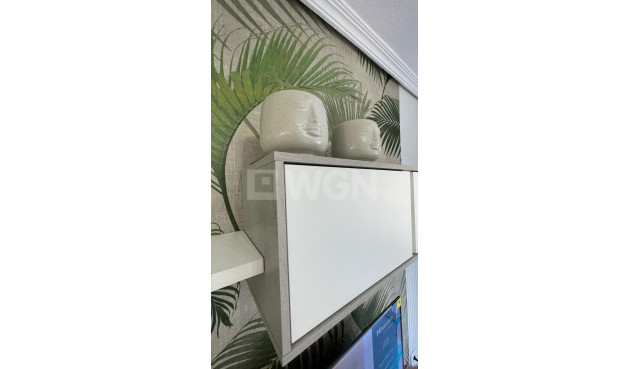 Odsprzedaż - Mieszkanie w bloku - Torrevieja