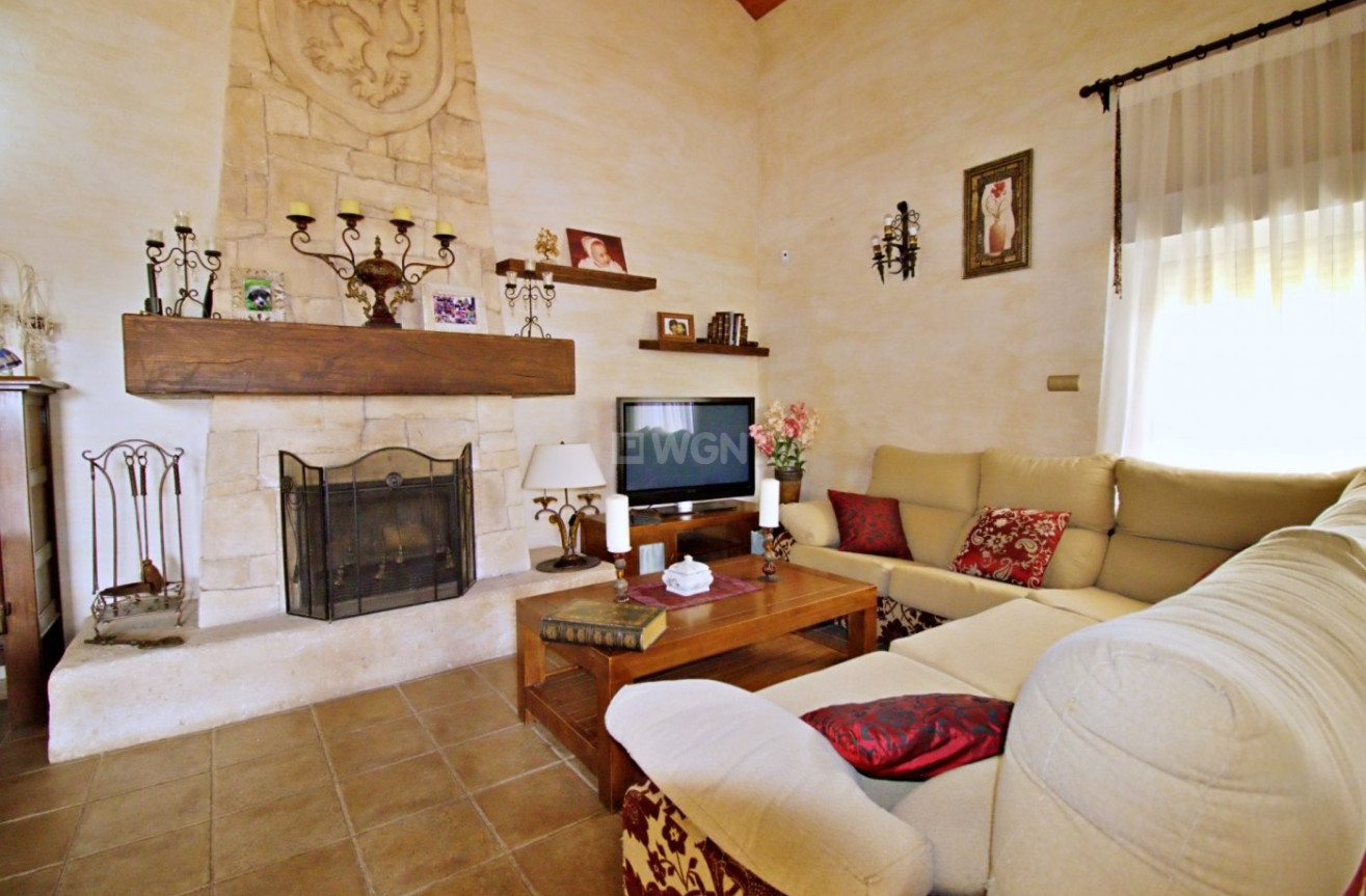 Odsprzedaż - Villa - Elche Pedanías - Valverde