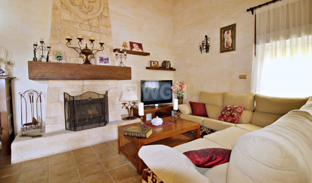 Odsprzedaż - Villa - Elche Pedanías - Valverde