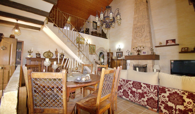 Odsprzedaż - Villa - Elche Pedanías - Valverde