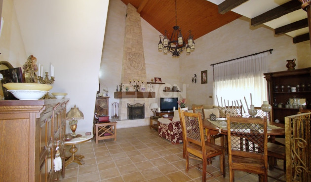 Odsprzedaż - Villa - Elche Pedanías - Valverde