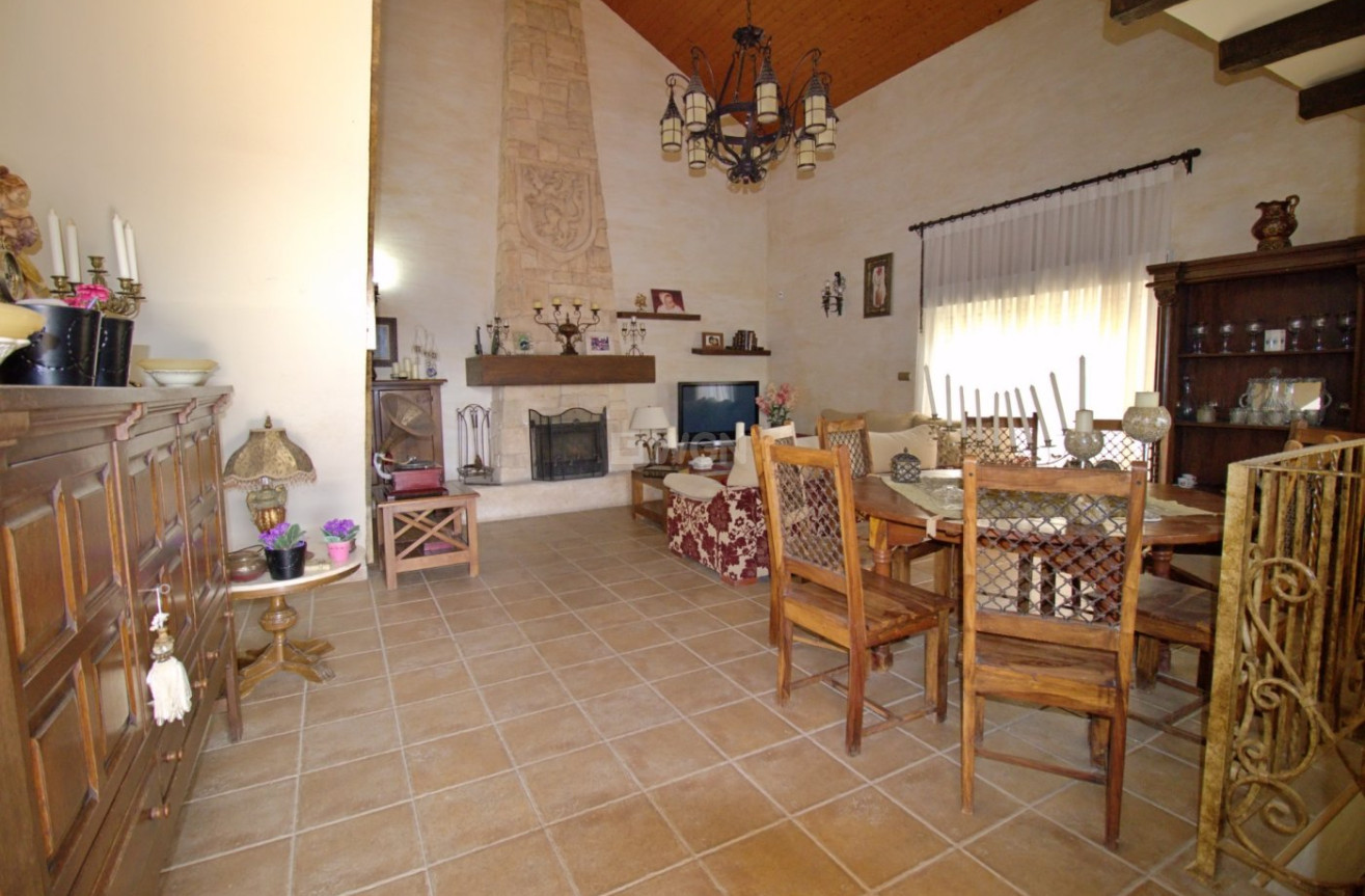 Odsprzedaż - Villa - Elche Pedanías - Valverde