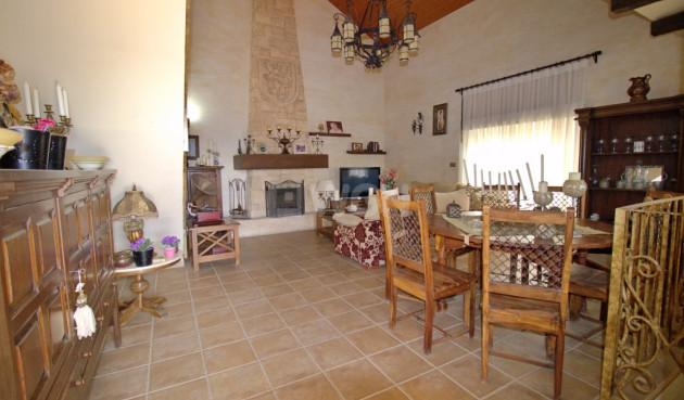 Odsprzedaż - Villa - Elche Pedanías - Valverde