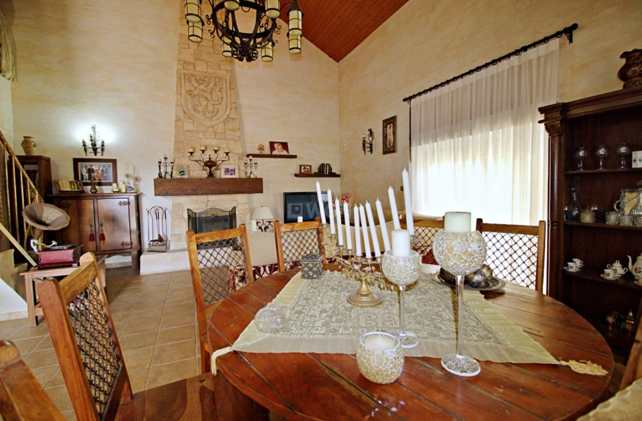 Odsprzedaż - Villa - Elche Pedanías - Valverde