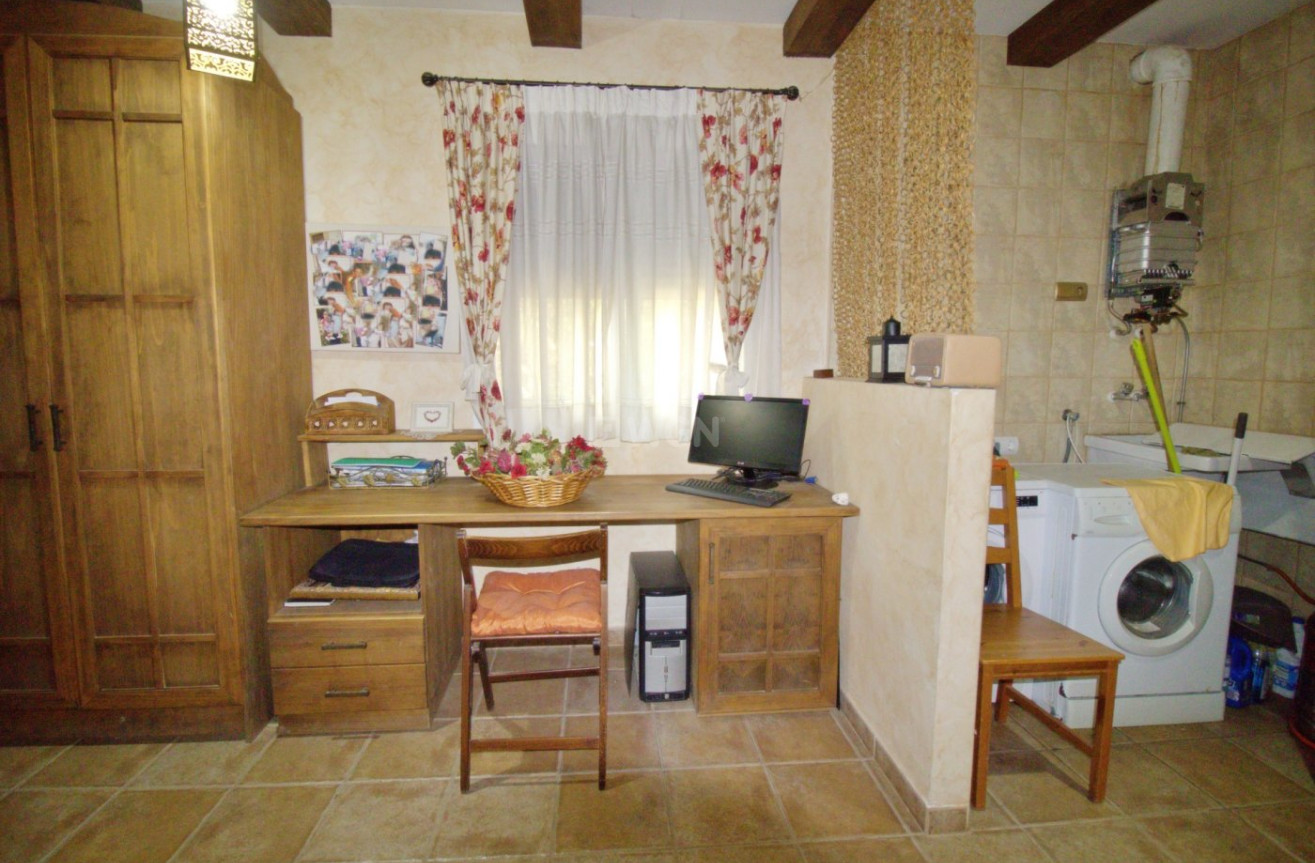 Odsprzedaż - Villa - Elche Pedanías - Valverde