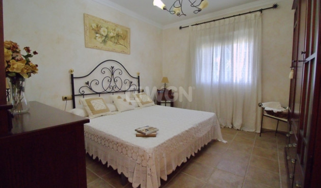 Odsprzedaż - Villa - Elche Pedanías - Valverde