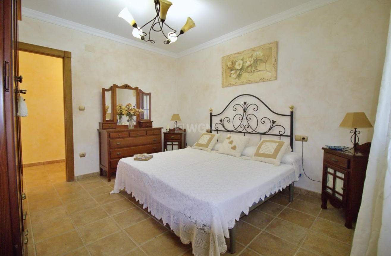 Odsprzedaż - Villa - Elche Pedanías - Valverde