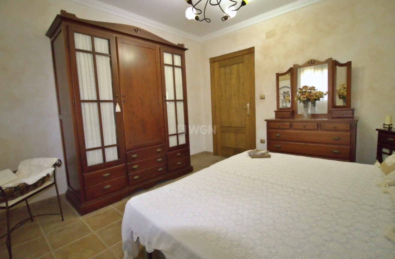 Odsprzedaż - Villa - Elche Pedanías - Valverde