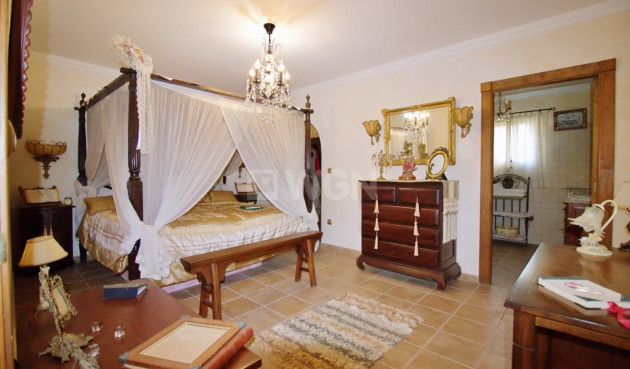 Odsprzedaż - Villa - Elche Pedanías - Valverde