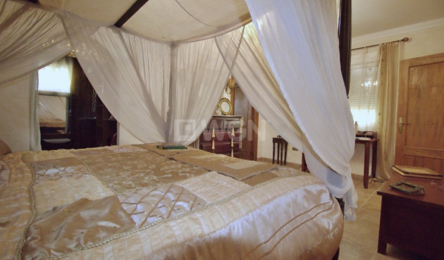 Odsprzedaż - Villa - Elche Pedanías - Valverde