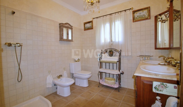 Odsprzedaż - Villa - Elche Pedanías - Valverde