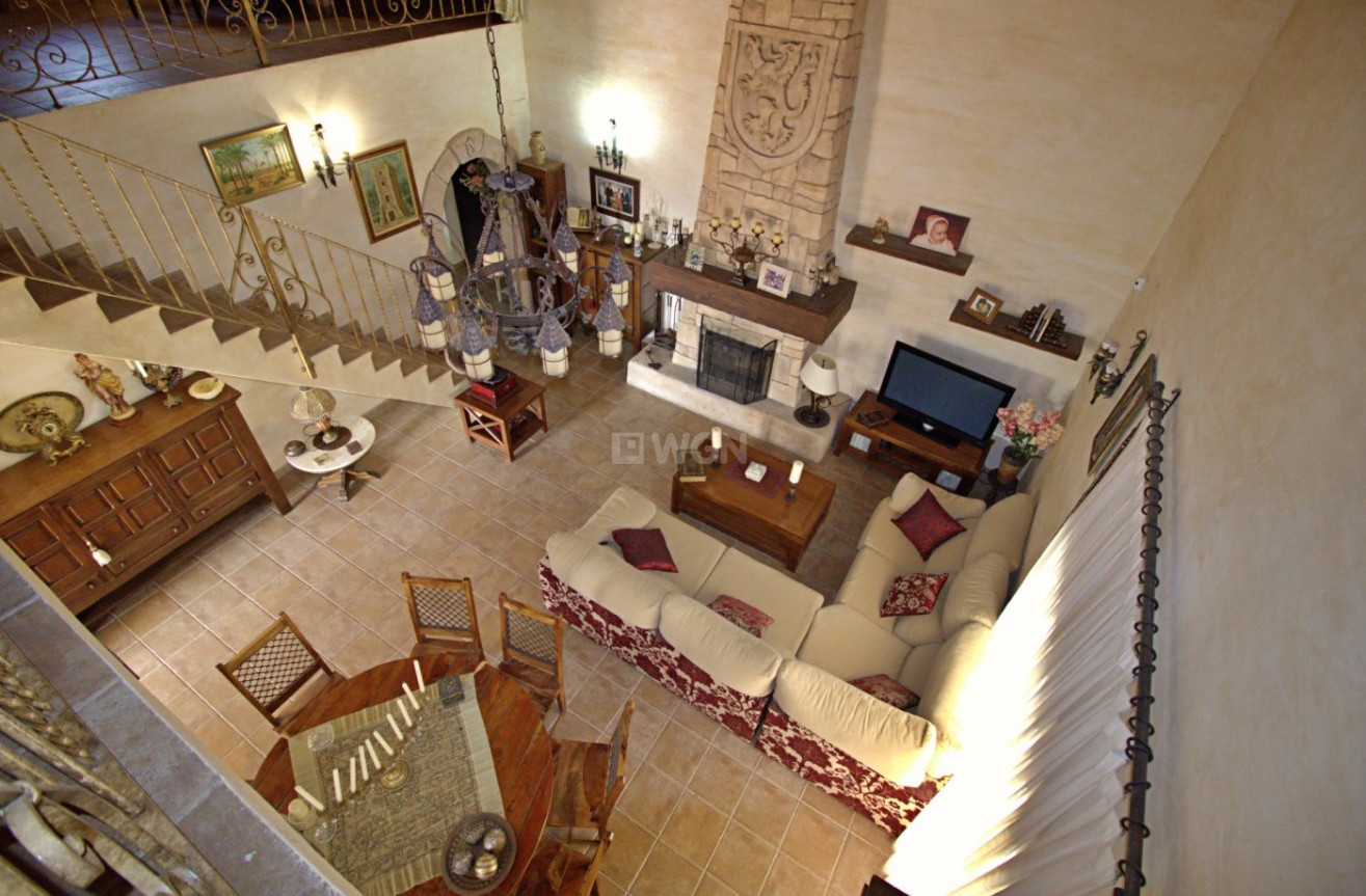 Odsprzedaż - Villa - Elche Pedanías - Valverde