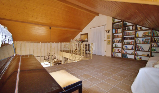 Odsprzedaż - Villa - Elche Pedanías - Valverde