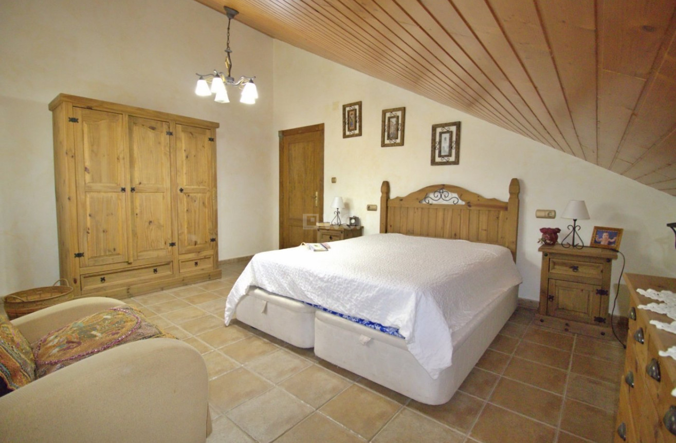 Odsprzedaż - Villa - Elche Pedanías - Valverde