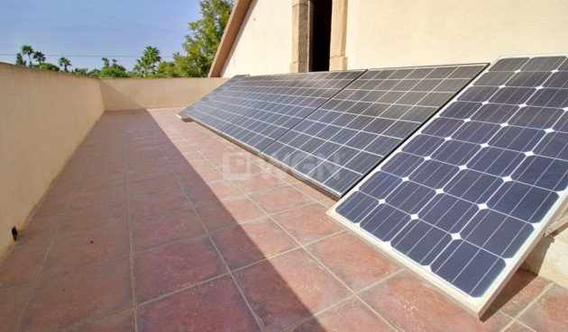 Odsprzedaż - Villa - Elche Pedanías - Valverde