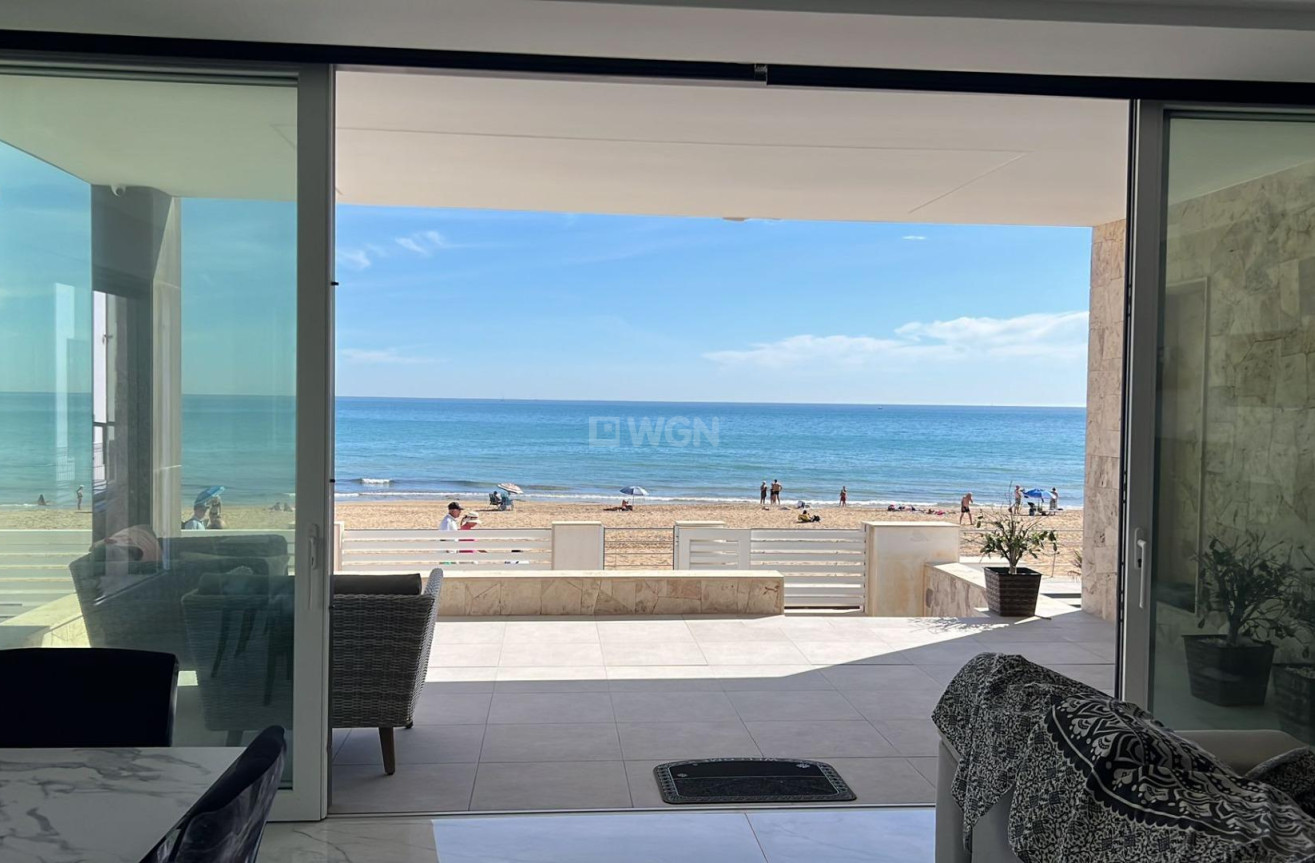 Odsprzedaż - Villa - Torrevieja - La Mata