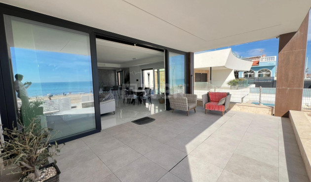 Odsprzedaż - Villa - Torrevieja - La Mata