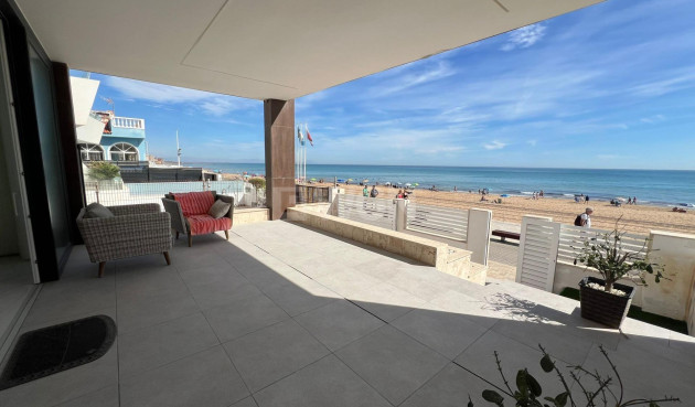 Odsprzedaż - Villa - Torrevieja - La Mata