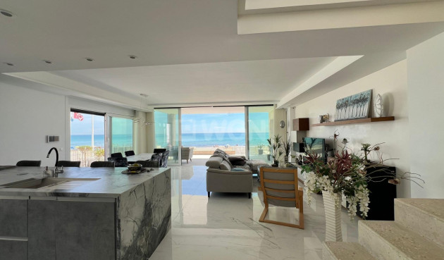 Odsprzedaż - Villa - Torrevieja - La Mata