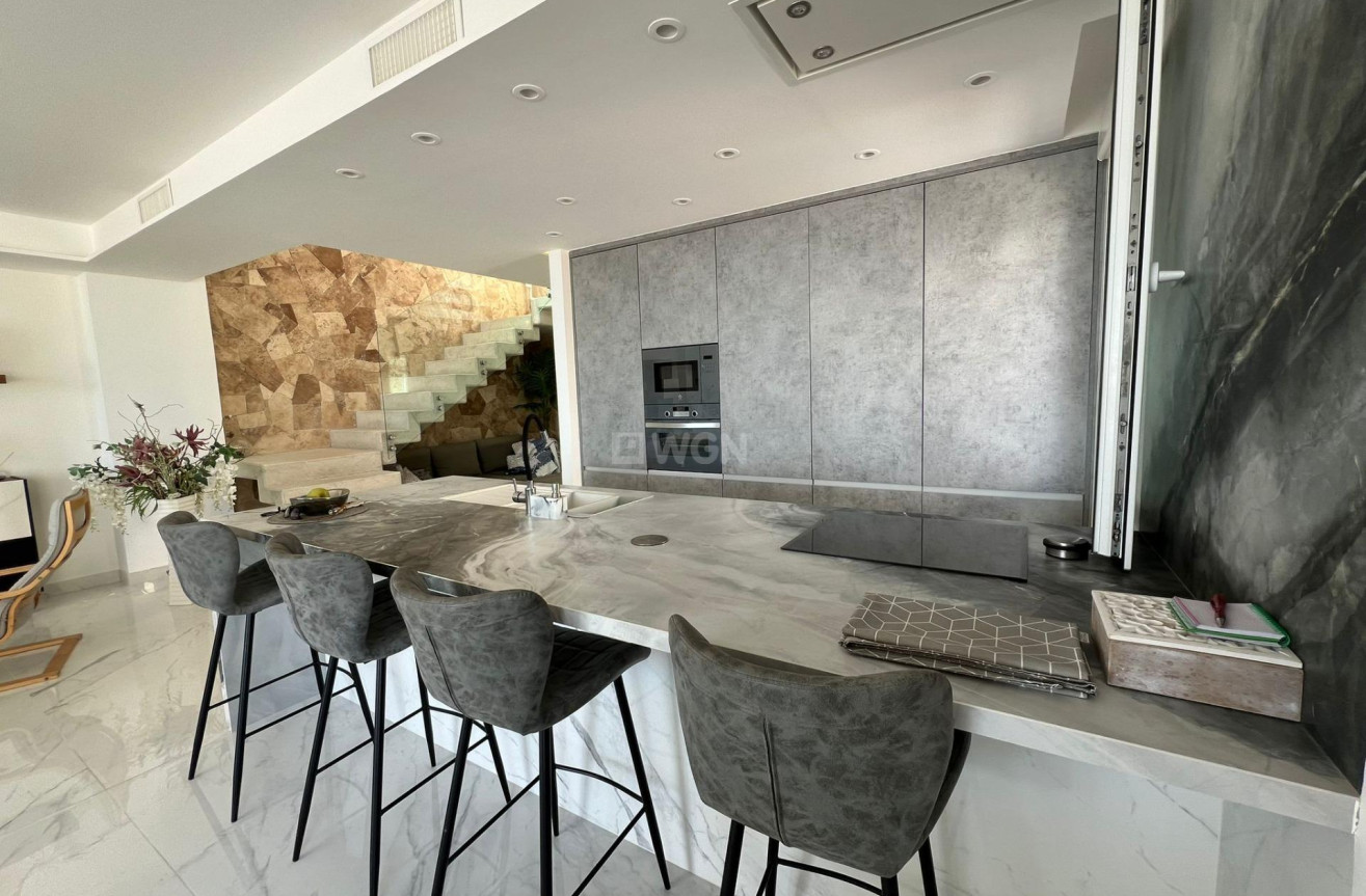 Odsprzedaż - Villa - Torrevieja - La Mata