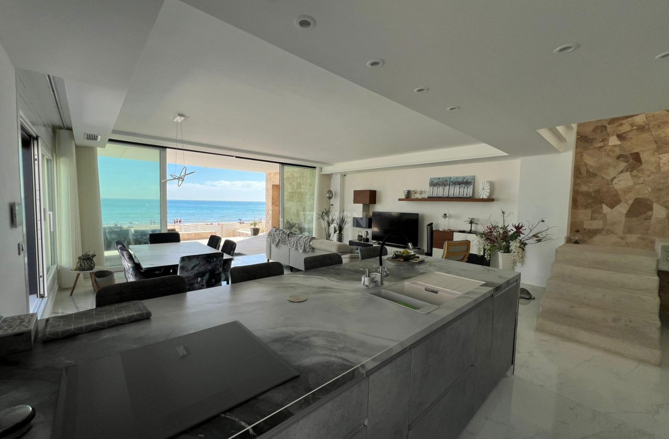 Odsprzedaż - Villa - Torrevieja - La Mata