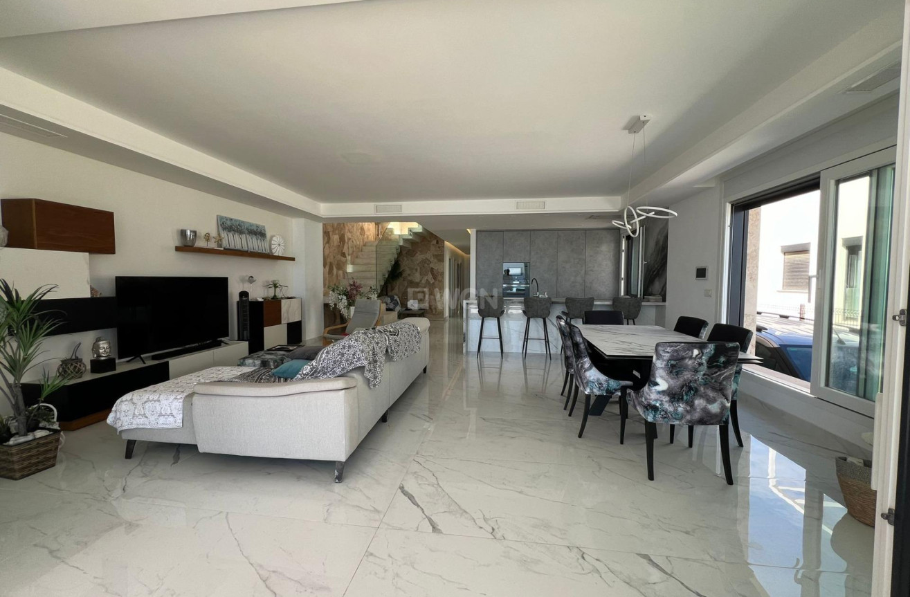 Odsprzedaż - Villa - Torrevieja - La Mata