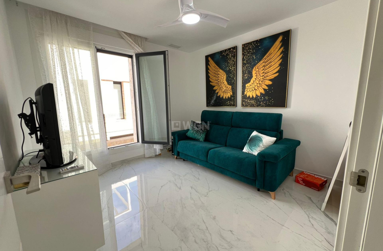 Odsprzedaż - Villa - Torrevieja - La Mata