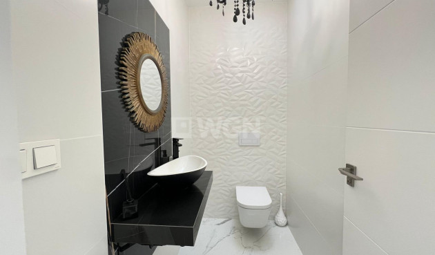 Odsprzedaż - Villa - Torrevieja - La Mata