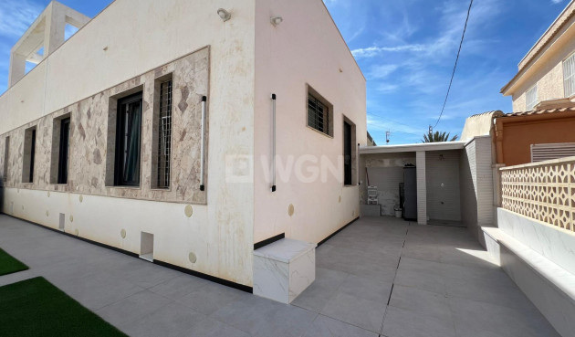 Odsprzedaż - Villa - Torrevieja - La Mata