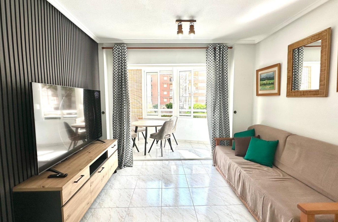 Resale - Apartment / flat - Torrevieja - Playa del Cura