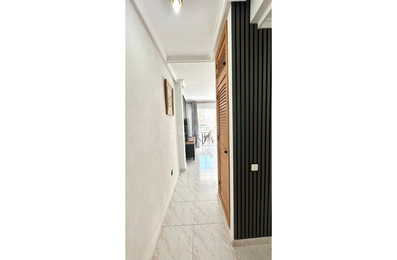 Resale - Apartment / flat - Torrevieja - Playa del Cura