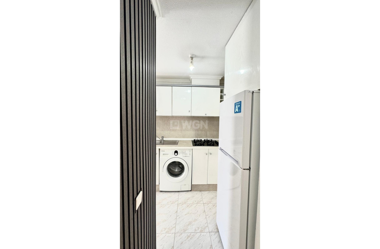 Resale - Apartment / flat - Torrevieja - Playa del Cura