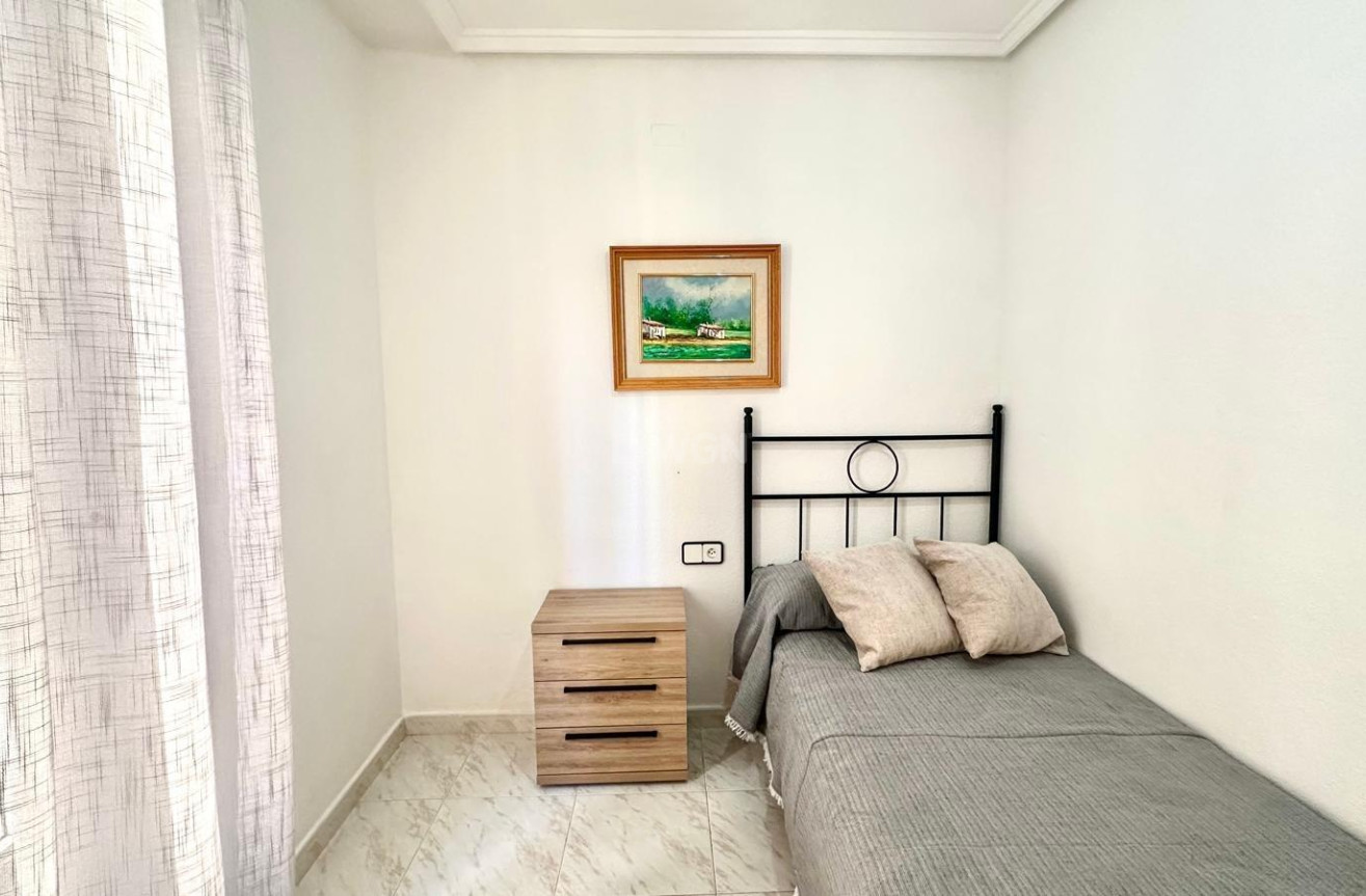 Resale - Apartment / flat - Torrevieja - Playa del Cura