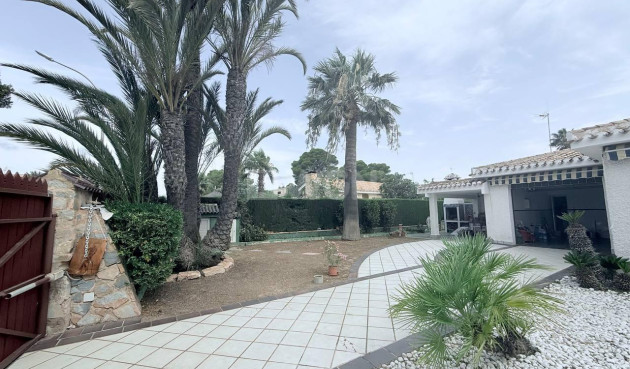 Wiederverkauf - Villa - Orihuela Costa - Campoamor