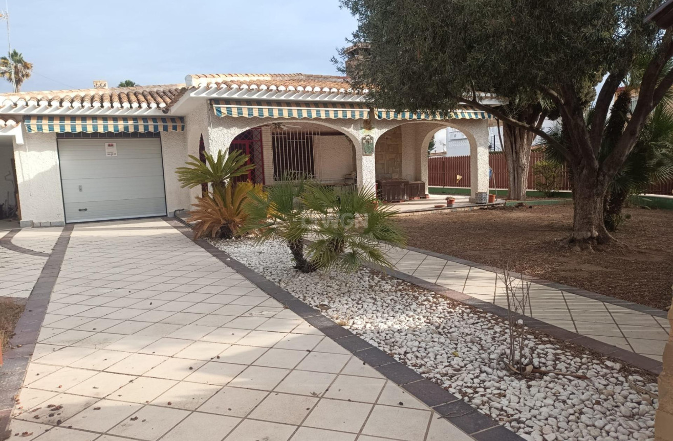 Wiederverkauf - Villa - Orihuela Costa - Campoamor