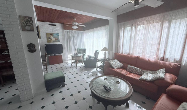 Wiederverkauf - Villa - Orihuela Costa - Campoamor