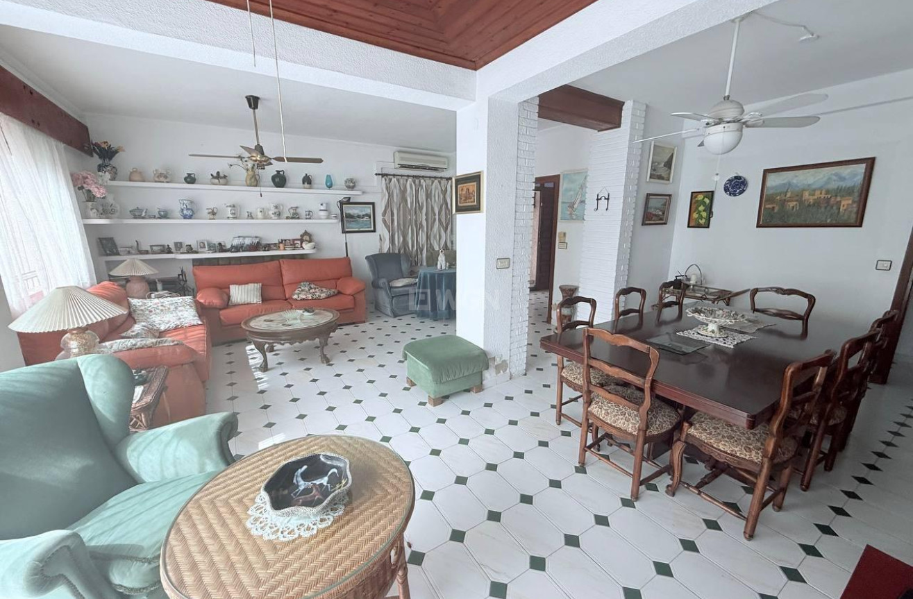 Wiederverkauf - Villa - Orihuela Costa - Campoamor