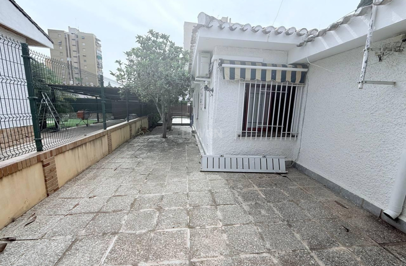 Wiederverkauf - Villa - Orihuela Costa - Campoamor