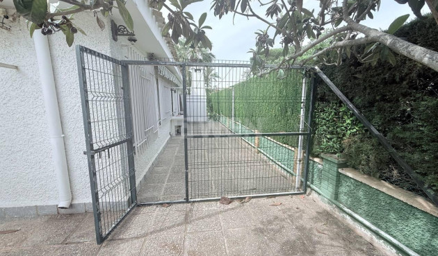 Wiederverkauf - Villa - Orihuela Costa - Campoamor