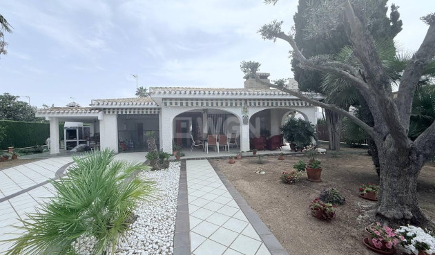 Wiederverkauf - Villa - Orihuela Costa - Campoamor