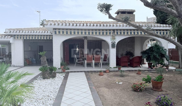 Wiederverkauf - Villa - Orihuela Costa - Campoamor