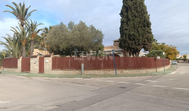 Wiederverkauf - Villa - Orihuela Costa - Campoamor