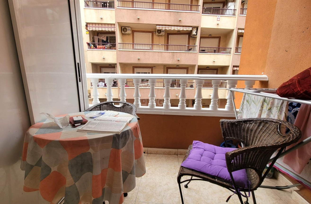 Odsprzedaż - Mieszkanie w bloku - Torrevieja - Centro