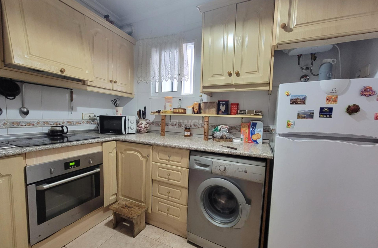 Odsprzedaż - Mieszkanie w bloku - Torrevieja - Centro